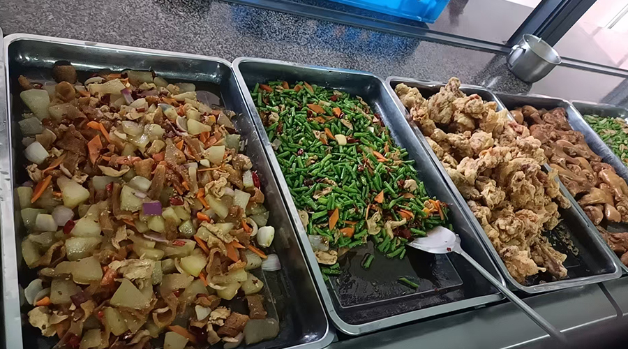 盛夏的來臨，金環(huán)電器關懷工人飲食